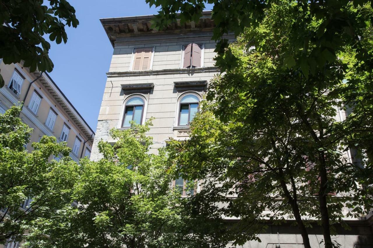Centro Citta Teatro Hotell Trieste Exteriör bild